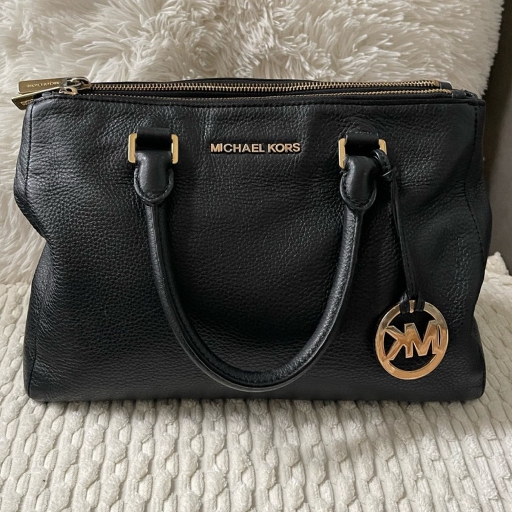 Micheal Kors leather handbag - Picture 12 of 12